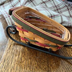 LONGABERGER SANTAS LITTLE HELPER BASKET W/RAILS